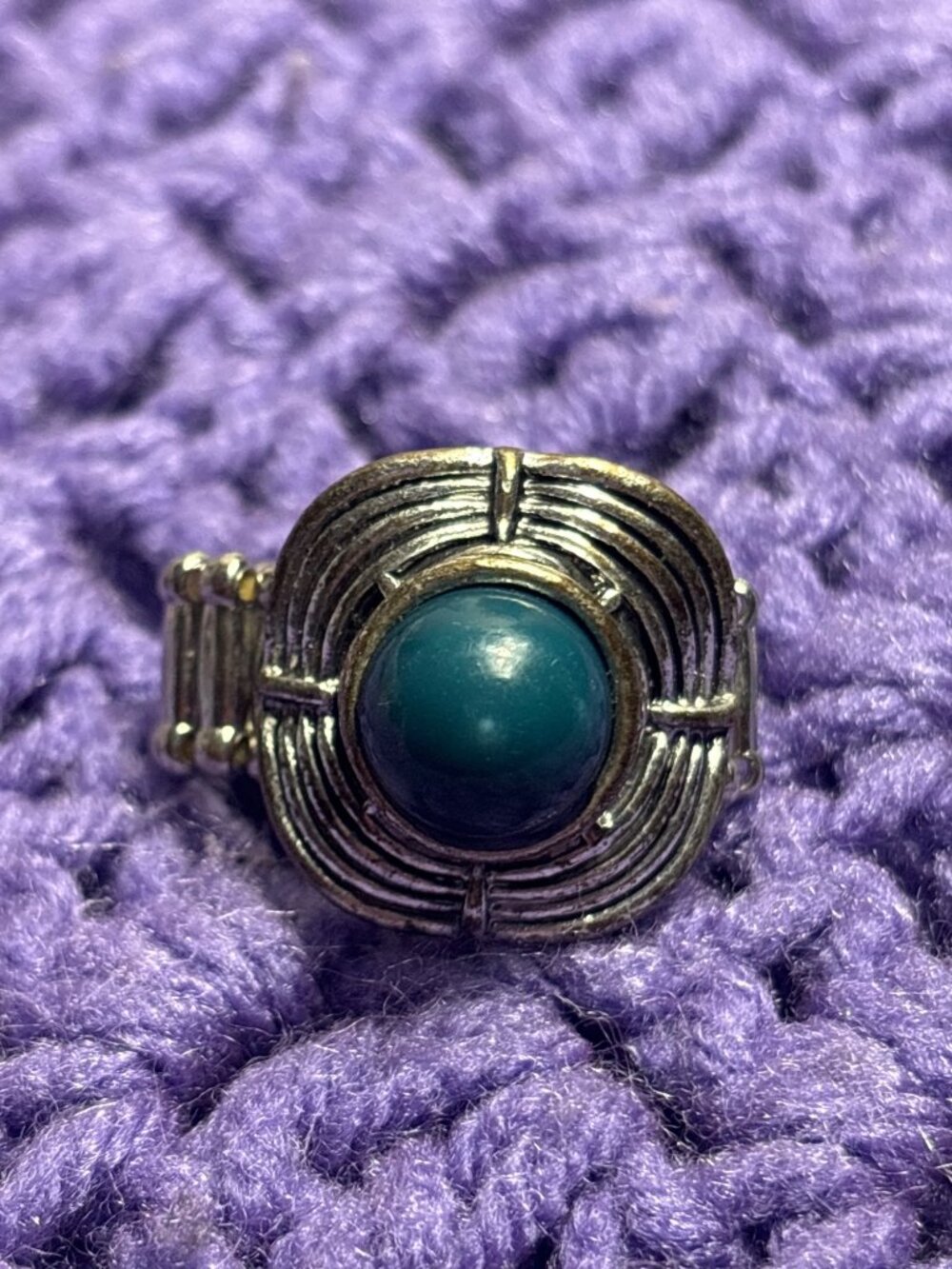 Vintage Silvertone Stretchy Ring Green Cabochon